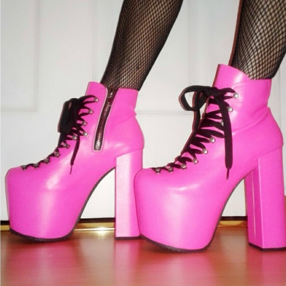 UNIF Platform Boots - Picture 2 of 3